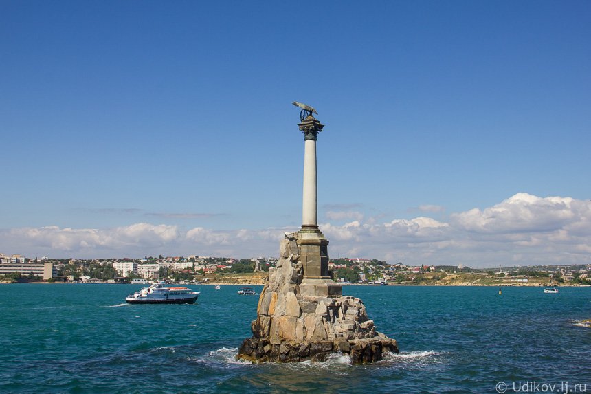 Памятник затопленным кораблям Севастополь