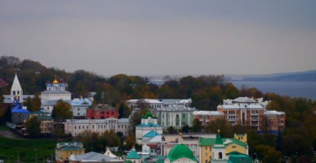 Историческая часть города Чебоксары. Вид из Парка Победы