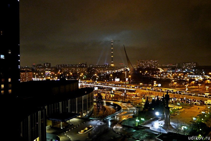 Вид из московской гостиницы Космос