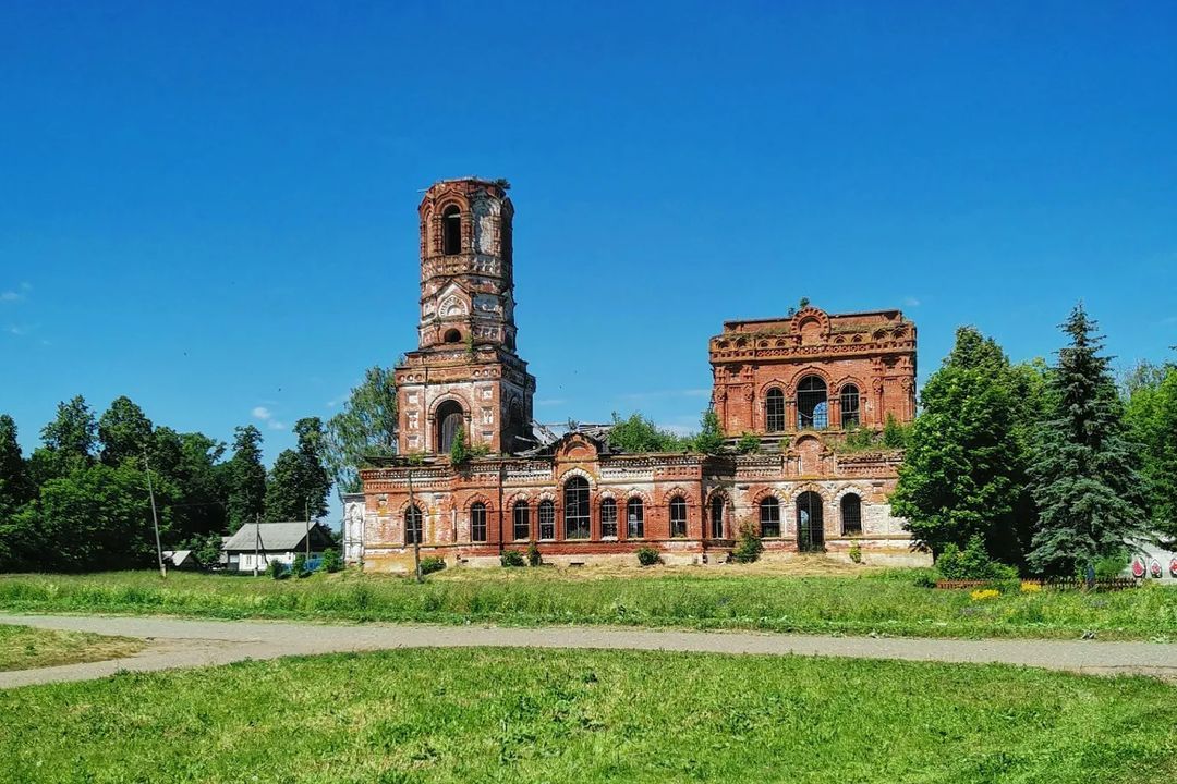 Церковь Троицы Живоначальной в селе Первомайское Кировская область