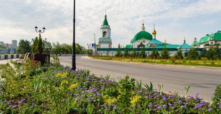 Цветы на Московской набережной Чебоксар