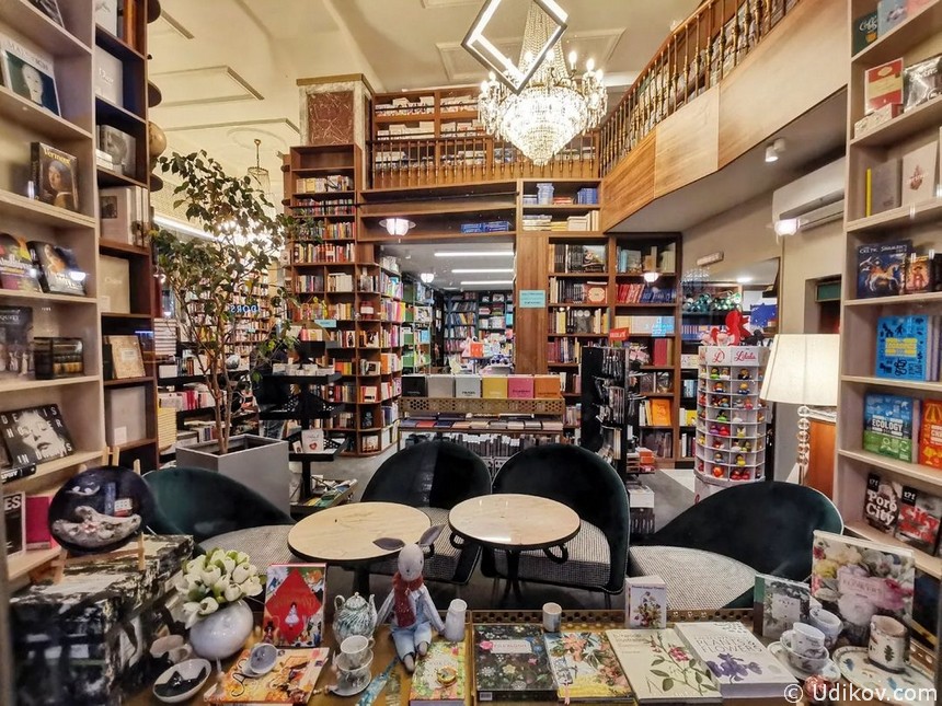 Книжный магазин в Белграде