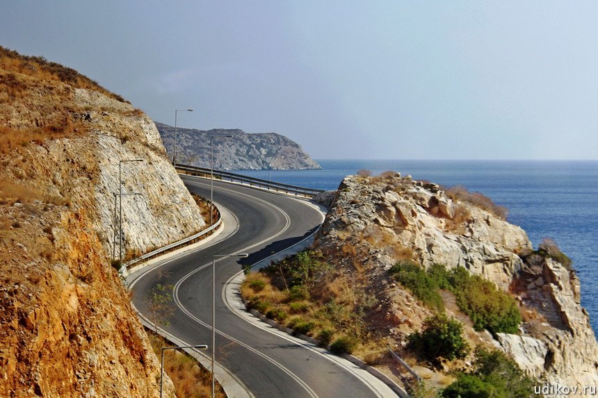 Дорога у моря Крит