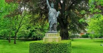 Статуя Свободы Люксембургский сад Париж