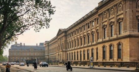 Прошу помощи правительства Франции!