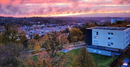Закат в спальном районе