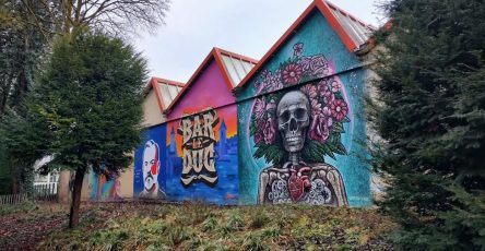 Граффити в парке