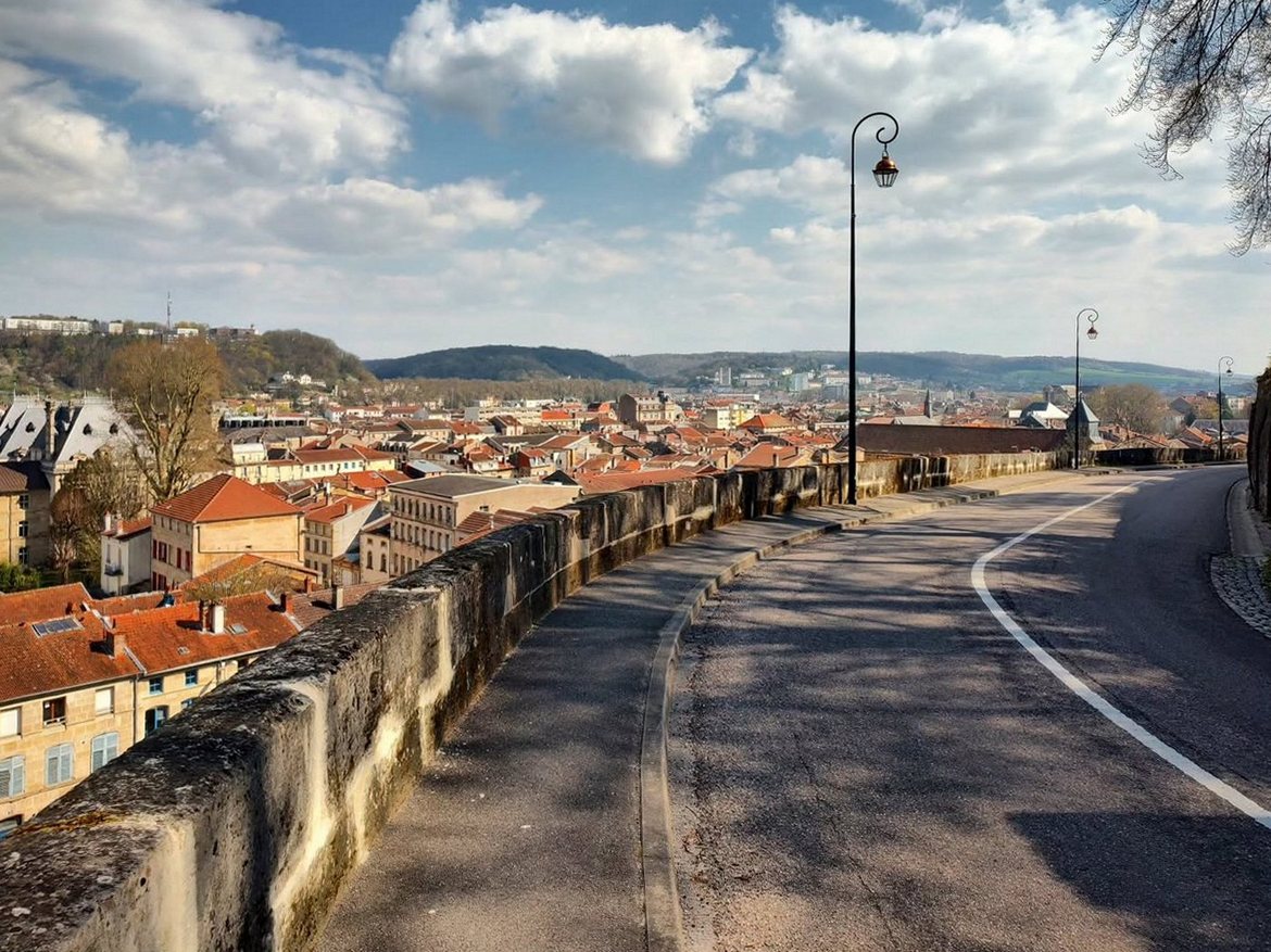 Рю де Шато Бар-ле-Дюк март