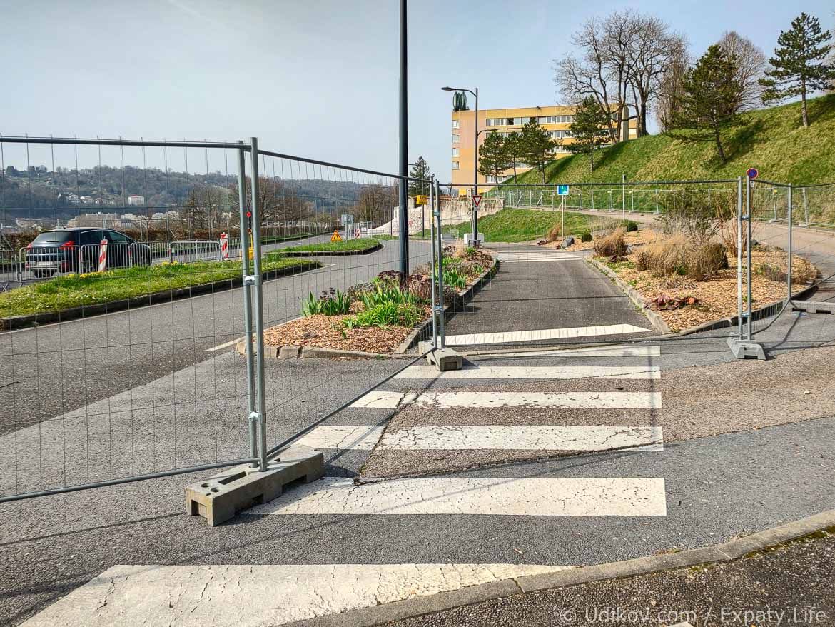 Перекрытый тротуар